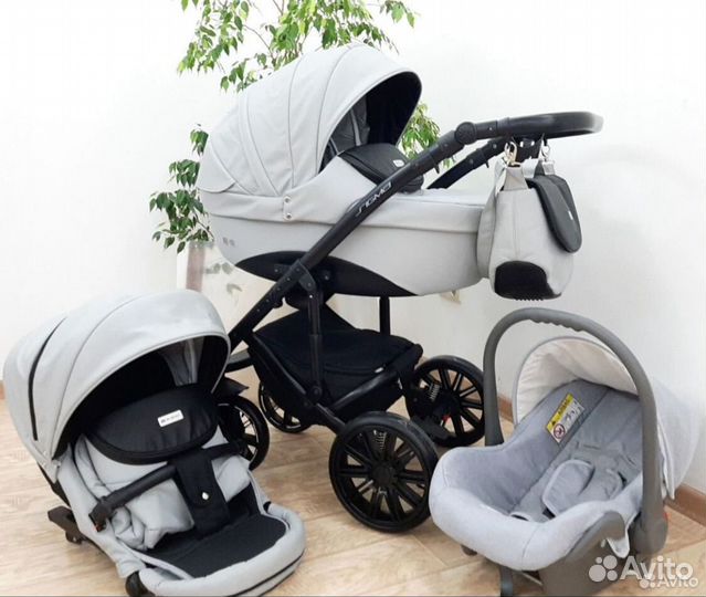 Коляска фирмы Riko 3v1 ecco