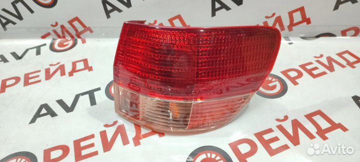 Фонарь правый Toyota Vista Ardeo ZZV50 1ZZ 2002