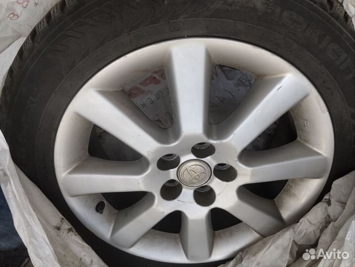 Литые диски r 16 тойота Авенсис плюс резина