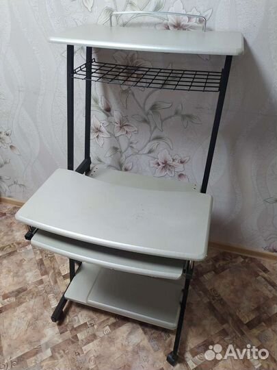 Компьютерный стол