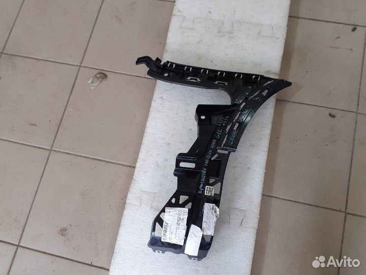 Кронштейн заднего бампера правый Mercedes GLC X253