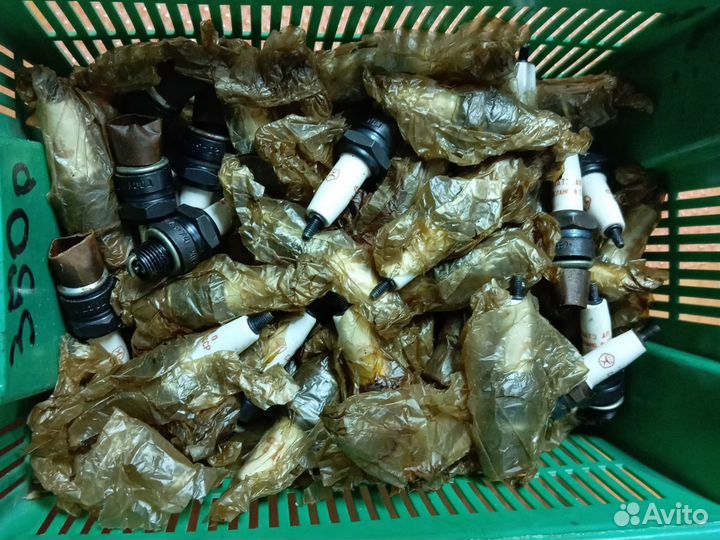 Свеча зажигания для мотоцикла,мотороллера