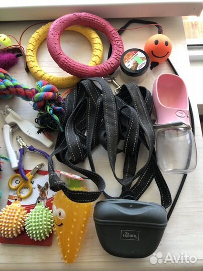 Игрушки и аксессуар для собак