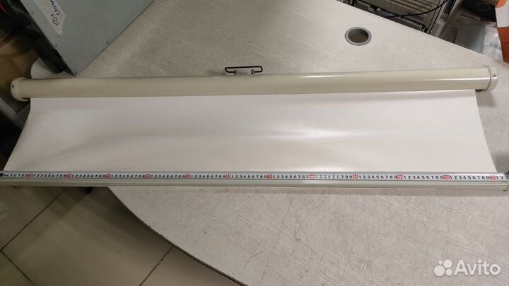 Экран для проектора рулонный