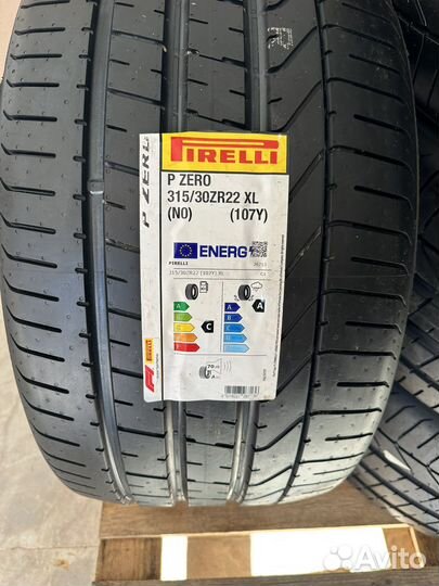 Pirelli P Zero 315/30 R22 и 285/35 R22 107Y