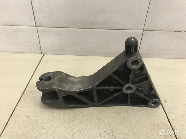 Кронштейн опоры двигателя Astra H / Family 2004-20