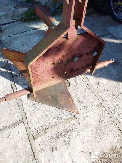 Плуг на минитрактор