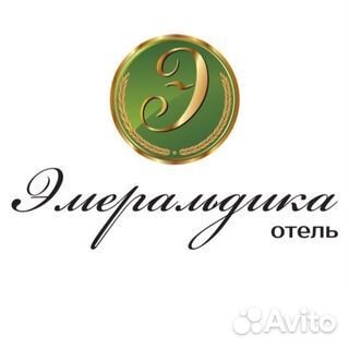 Администратор Ресепшн в новом отеле на берегу моря