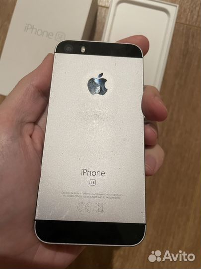 iPhone SE, 128 ГБ