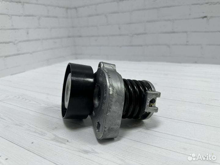 A2712000470 натяжитель ремня E-Class W212