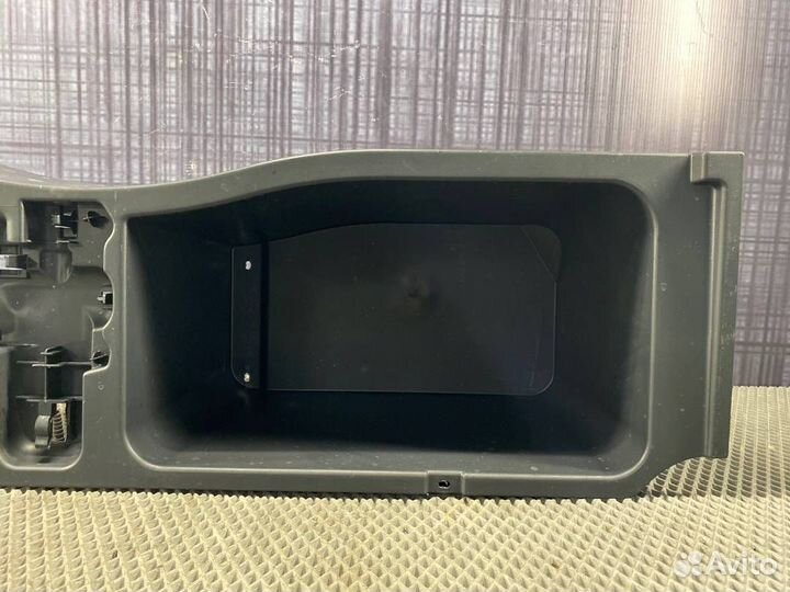 Отсек под инструмент Bmw X5 E70 N57 2013