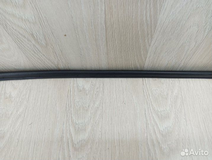 Уплотнитель двери передний левый Hyundai Ix35