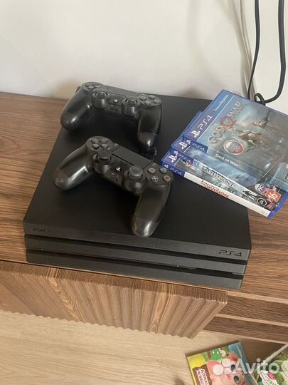 Sony Playstation 4 PRO 1tb + игры