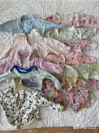 Коробка детских вещей