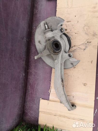 Поворотный кулак правый и левый honda accord7 л/р