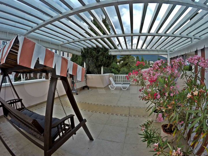 Дом 275 м² на участке 3 сот.