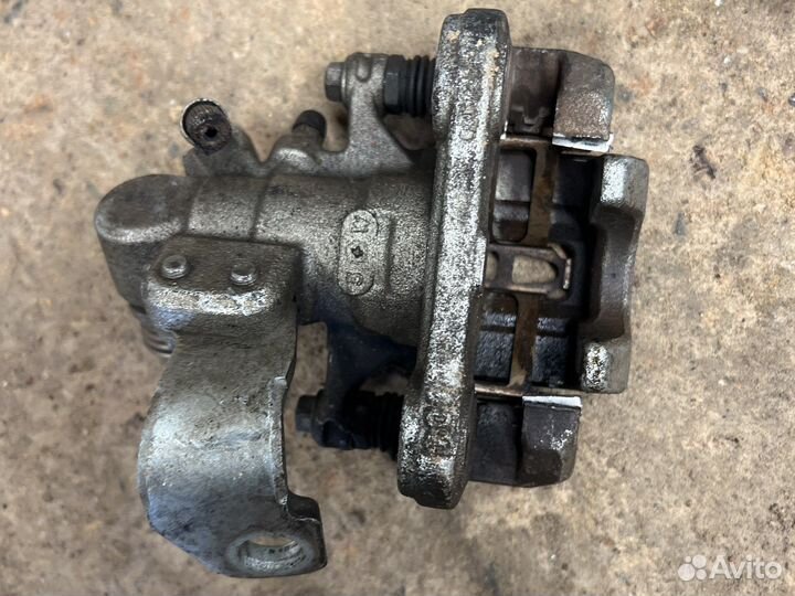 Honda civic 9 4д задний левый правый суппорт