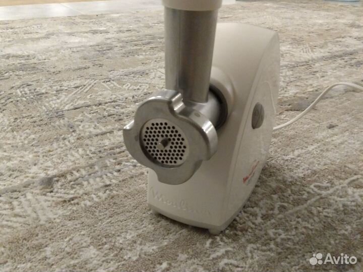 Мясорубка электрическая moulinex