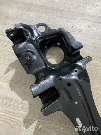 Рычаг продольный задний левый Ford Focus 3