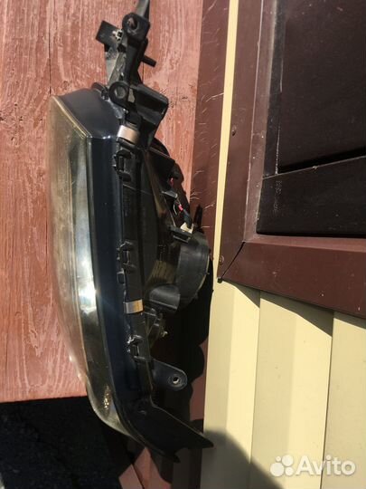 Фара лево subaru forester SG5