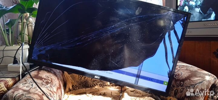 Телевизор на запчасти