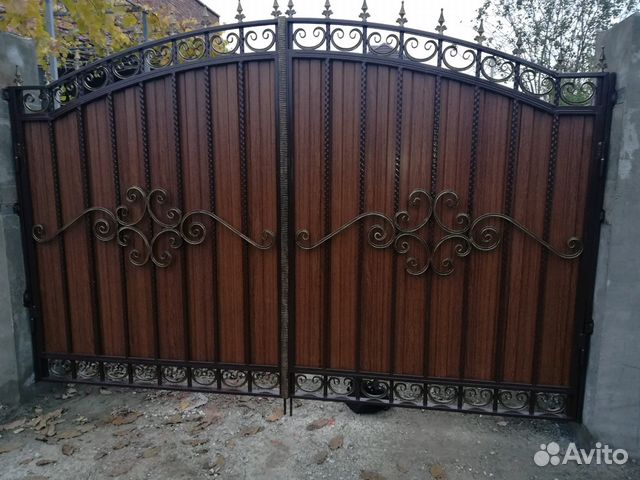 Кованые ворота ишеева. Кованые ворота. Кованые ворота. Ворота с холодной ковкой. Кованые ворота с калиткой.