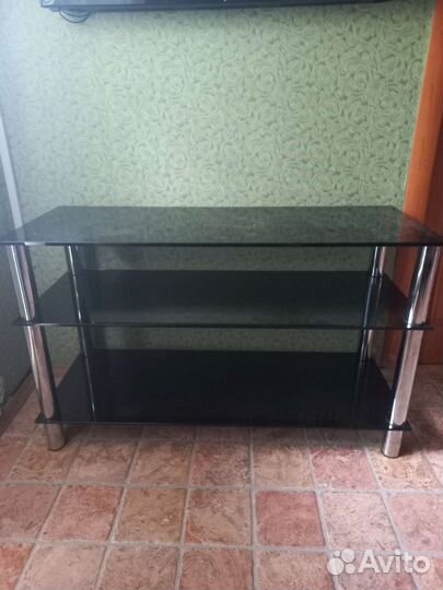 Стеклянная тумба под тв
