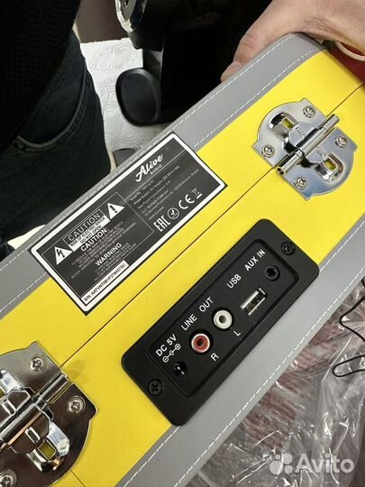 Виниловый проигрыватель vintage с bluetooth