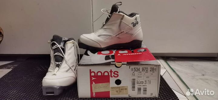 Лыжные ботинки 38, 39, 40. и лыжи