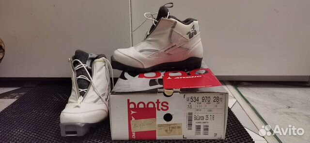 Лыжные ботинки 38, 39, 40. и лыжи