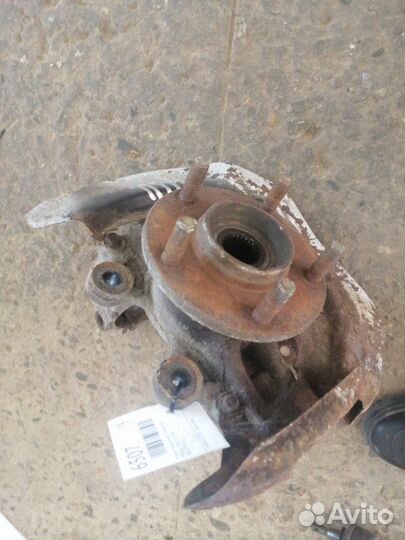 Кулак поворотный передний левый Mazda 3 BK Z6 2008