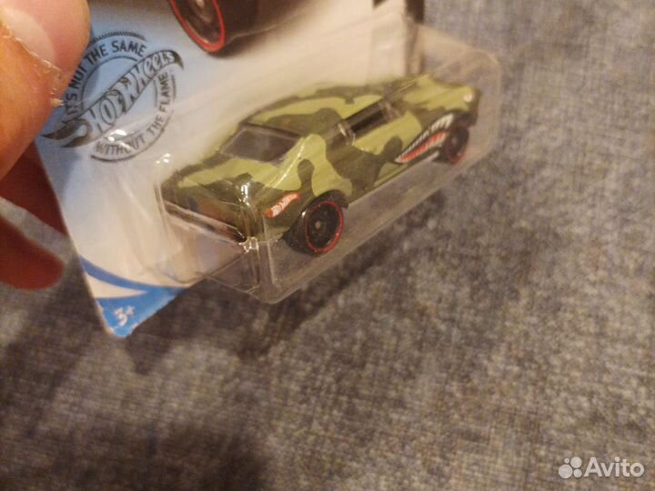 Hot wheels машинки