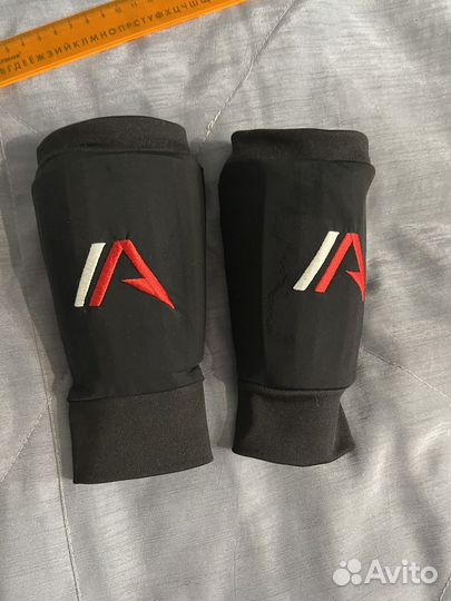 Icearmor защита запястья хоккеисту