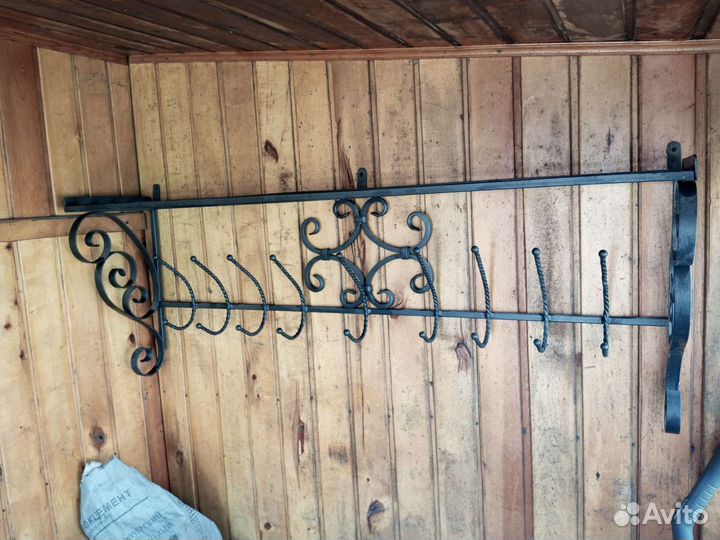 Вешалка с полкой для головных уборов