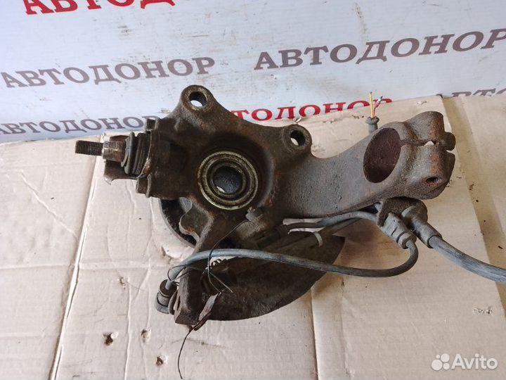 Поворотный кулак передний правый Volkswagen Sharan