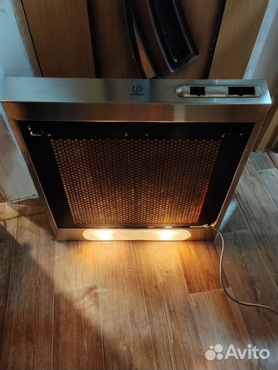 Вытяжка козырьковая для кухни indesit