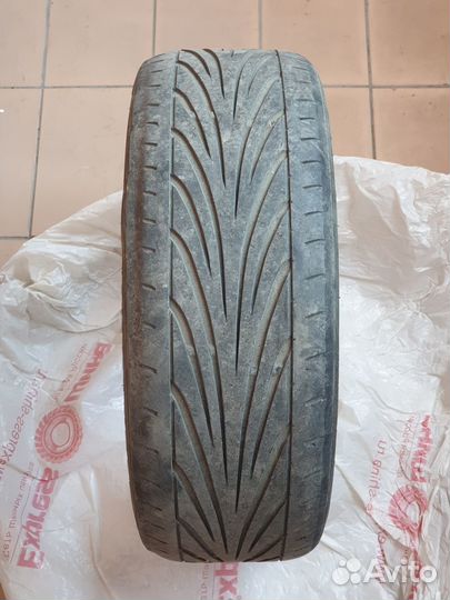 Toyo Proxes T1-R 215/45 R18 93Y