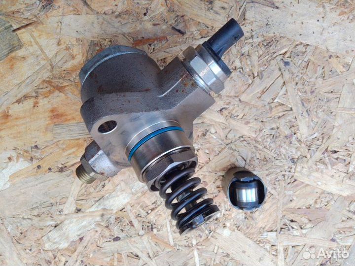 Топливный насос высокого давления Audi A8 D4 long