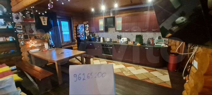 Дом 220 м² на участке 14 сот.