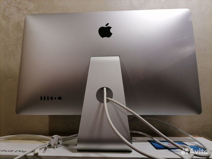 Apple thunderbolt display 27 (2560x1440, ips)