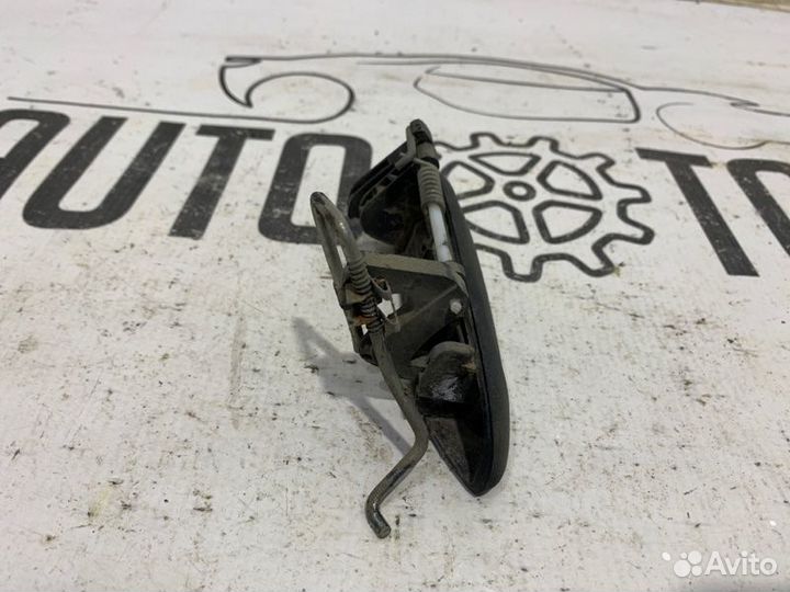 Ручка двери внешняя правая Renault Logan K7J710