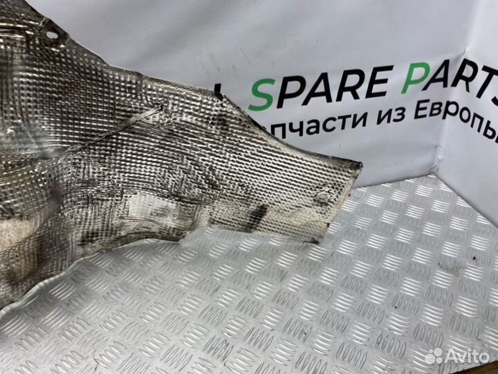 Тепловой экран передний правый Mercedes-Benz