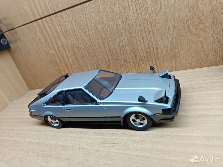 Модель автомобиля Toyota Celica XX 2800GT 1/24