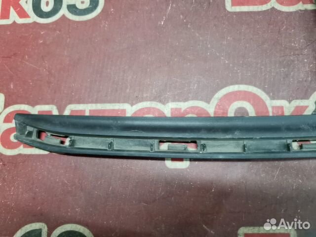 Накладка решетки радиатора передняя правая Kia Spo