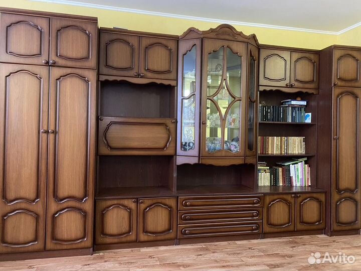 Стенка в гостиную