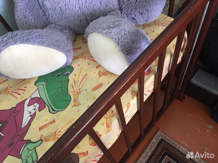 Детская кроватка маятник