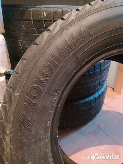 Yokohama Ice Guard IG30 215/60 R16