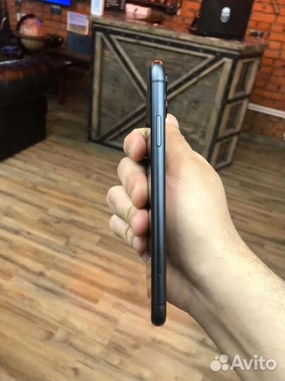 iPhone 11 64г