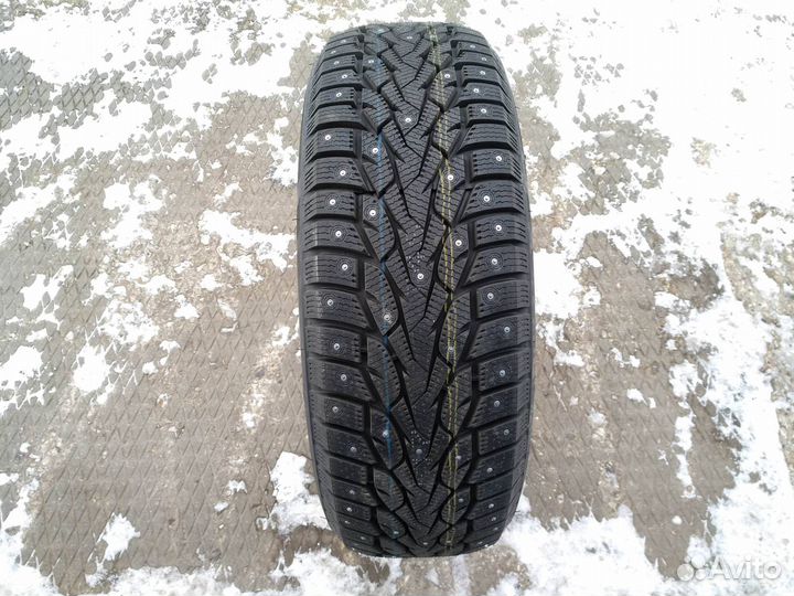 Zmax Winternova Stud III 215/60 R17 100T