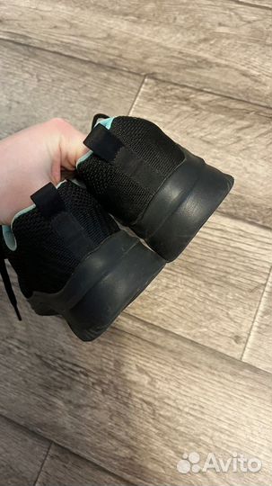 Кроссовки женские 37